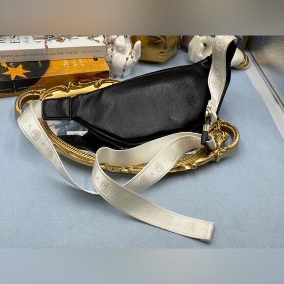 🆕 CHIARA FERRAGNI 🧿 NWOT Eye Star Patch Belt Bag, Black PU Leather White Strap - Picture 13 of 15